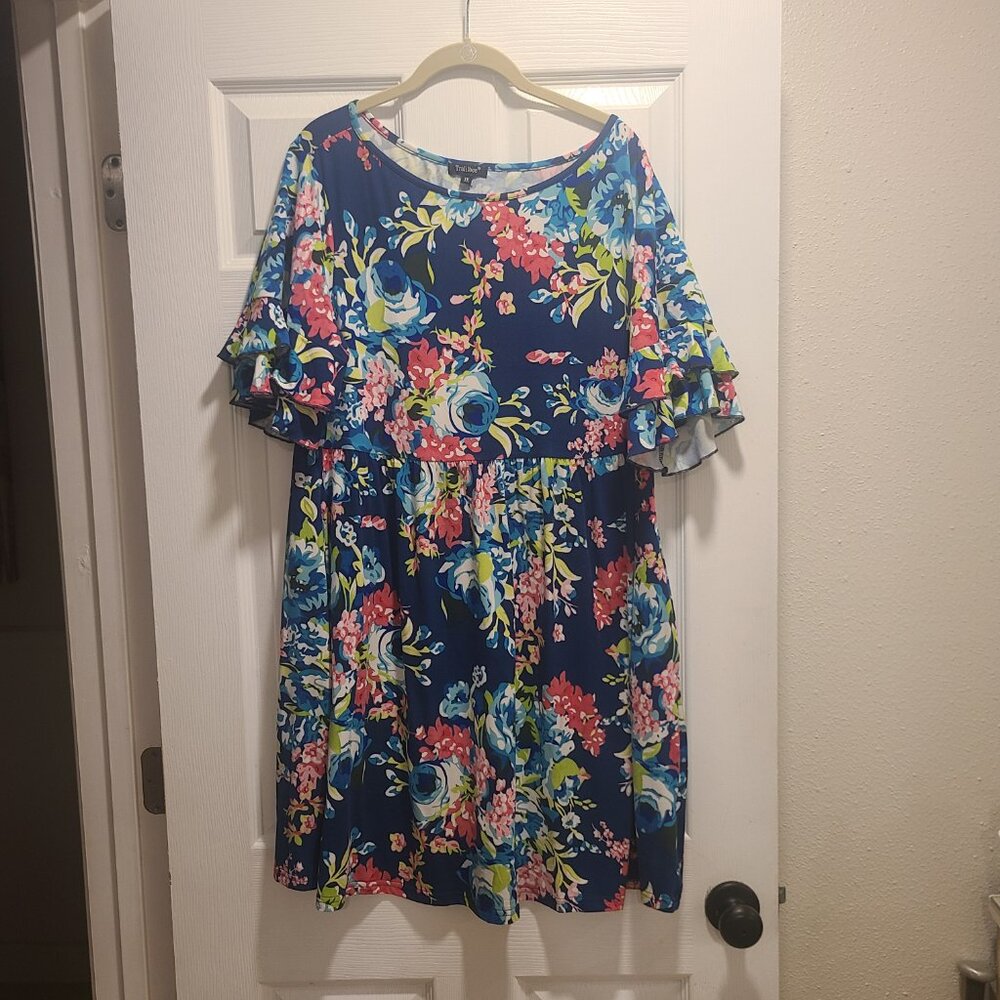 Beautiful navy background with floral print